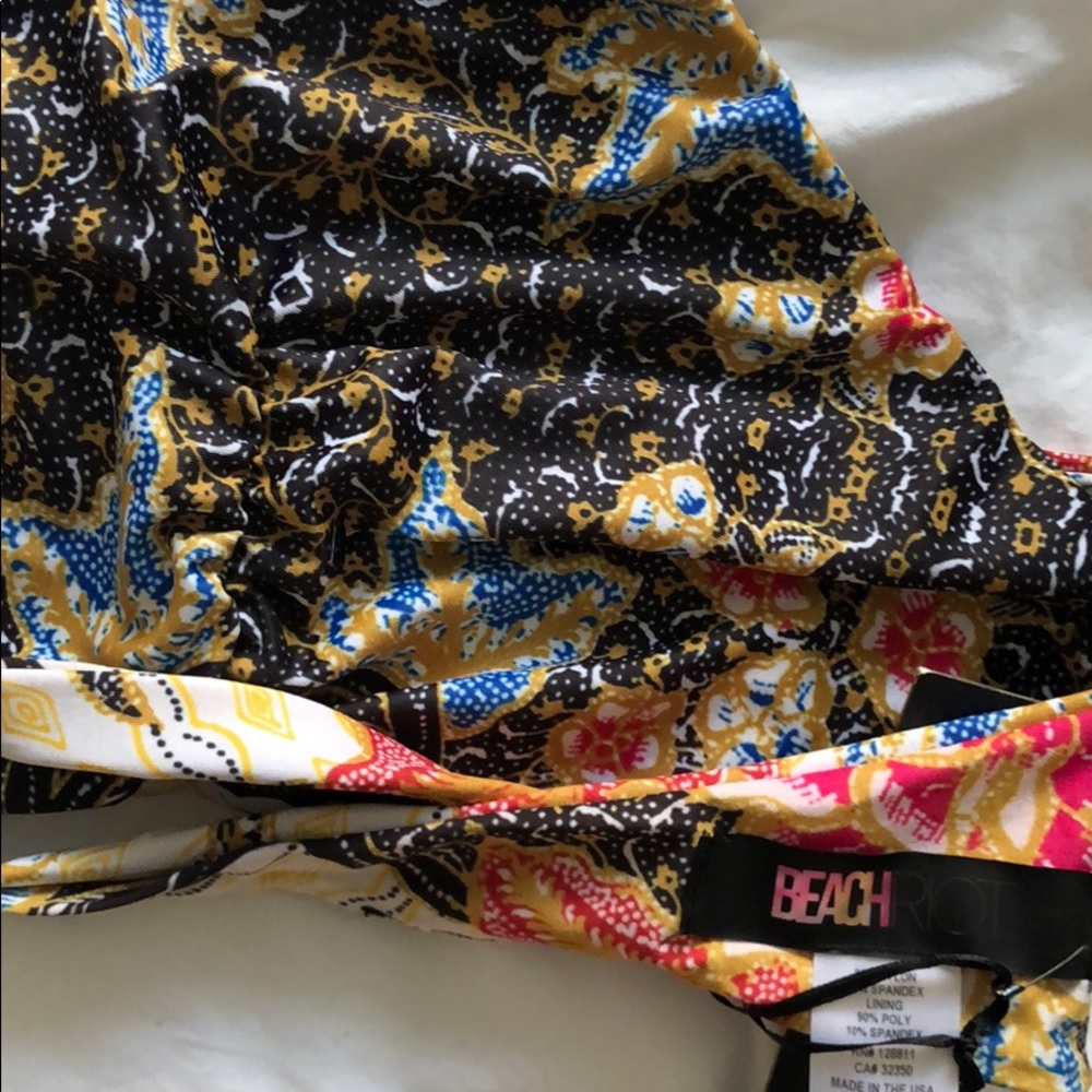 Beach Riot bathing suit - Picture 4 of 4